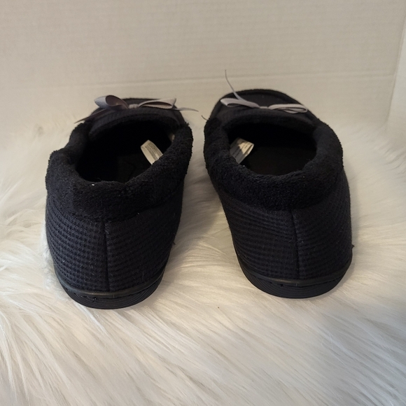 Dearfoams Women's Black Moccasin Slippers with Bow, Size Medium (7/8) - Picture 5 of 7